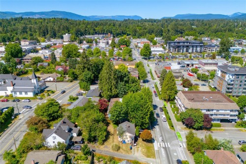 126 Queens Rd, Duncan, BC 