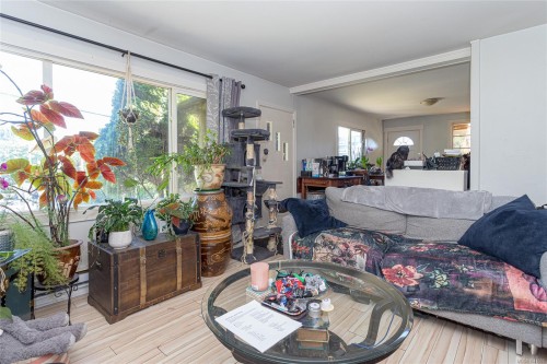 126 Queens Rd, Duncan, BC 