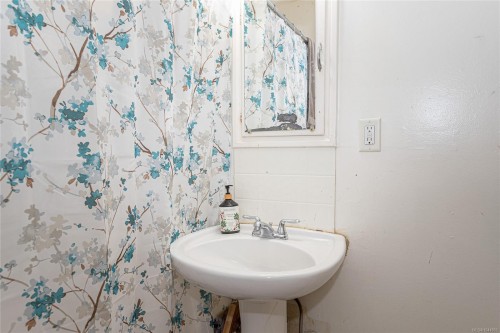 126 Queens Rd, Duncan, BC 