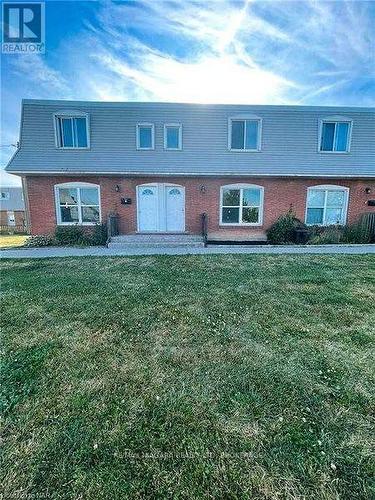 2 - 69 HAGEY AVENUE  Fort Erie (Central), ON L2A 1W5