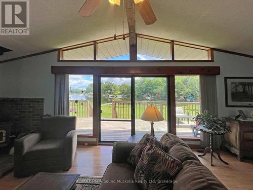Walk out to deck - 15 Dockside Drive, Mckellar, ON 