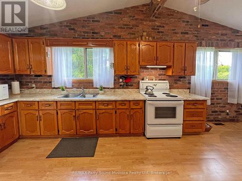 Abundance of kitchen cabinets - 15 Dockside Drive, Mckellar, ON 