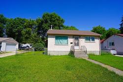 193 Berrydale AVE  Winnipeg, MB R2M 1M9