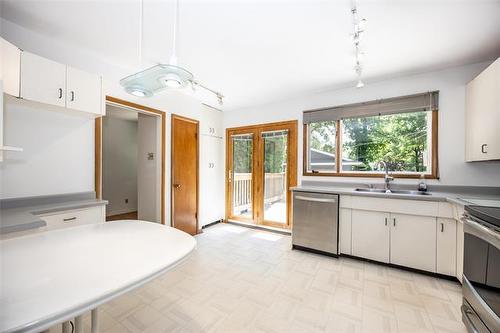 864 Lemay Ave, Winnipeg, MB 