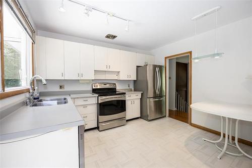 864 Lemay Ave, Winnipeg, MB 