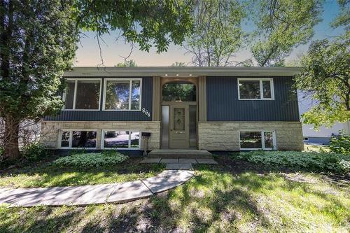 864 Lemay Ave, Winnipeg, MB 
