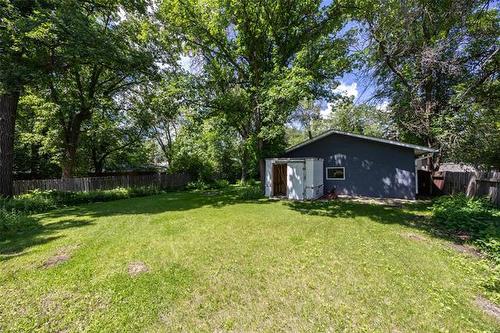 864 Lemay Ave, Winnipeg, MB 