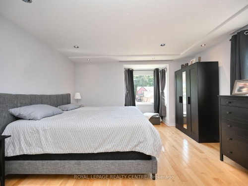 1221 Kos Boulevard, Mississauga, ON 
