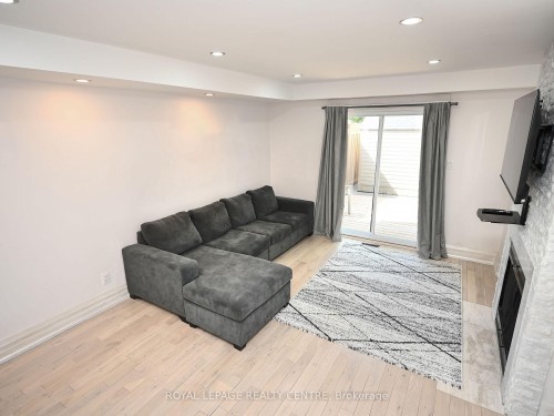 1221 Kos Boulevard, Mississauga, ON 