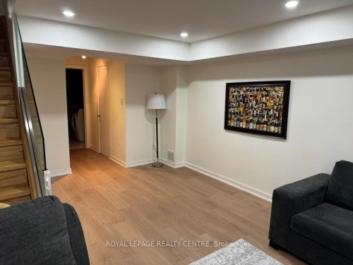 1221 Kos Boulevard, Mississauga, ON 