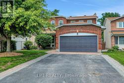 61 SHETLAND WAY  Ottawa, ON K2M 1S4