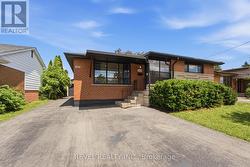 1141 MOHAWK ROAD E  Hamilton, ON L8T 2S4