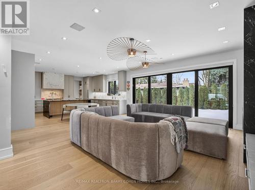 4 Forest Wood, Toronto, ON 