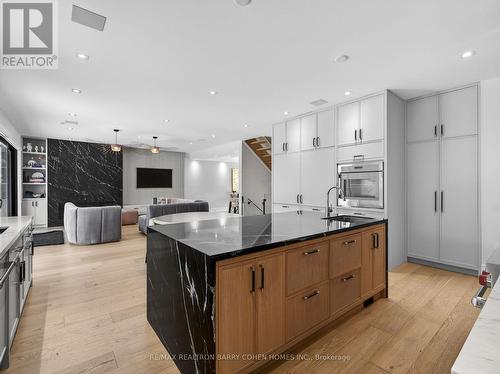 4 Forest Wood, Toronto, ON 