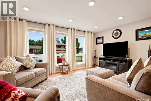 306 Nokomis Place, Saskatoon, SK 