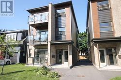 3 - 696 ROOSEVELT AVENUE Ottawa, ON K2A 2A7