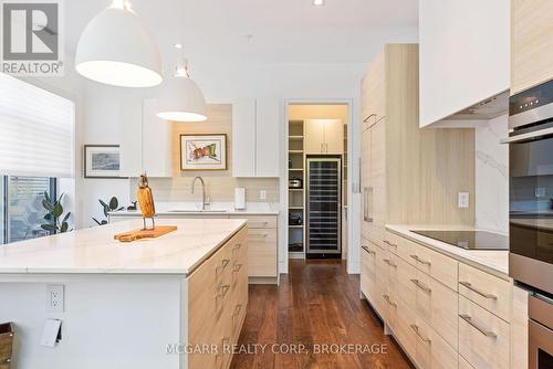 Centre island + walk-in pantry - 401 - 77 Yates Street, St. Catharines (Downtown), ON 