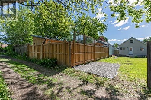 92 East 24Th Street, Hamilton, ON 
