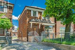 25 MARLEE AVENUE  Toronto, ON M6E 3B1