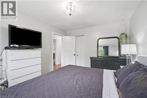 33 Debora Drive, Grimsby, ON 