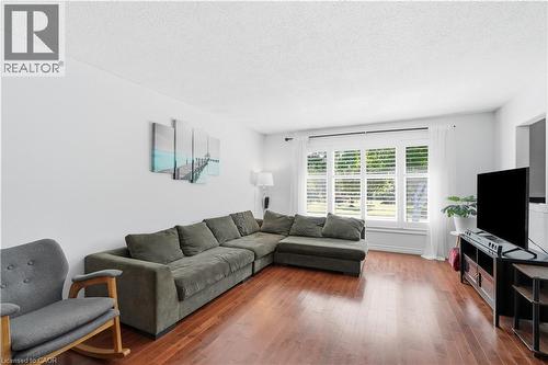 33 Debora Drive, Grimsby, ON 