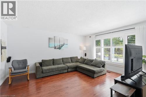 33 Debora Drive, Grimsby, ON 