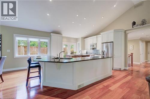 Island with hydro - 200 Macdonald Place, Waterloo, ON 