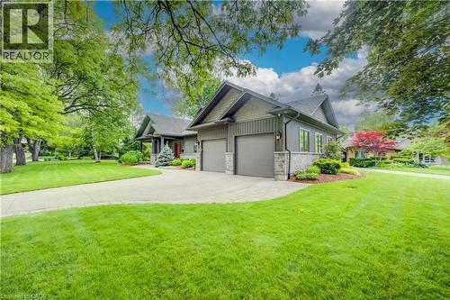 Corner lot with no sidewalks - 200 Macdonald Place, Waterloo, ON 