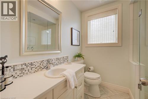 3 pc main floor bathroom - 200 Macdonald Place, Waterloo, ON 