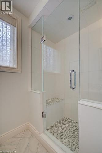 3 pc walk-in shower - 200 Macdonald Place, Waterloo, ON 