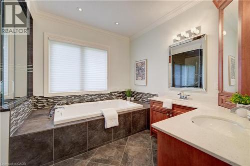 Jet tub - 200 Macdonald Place, Waterloo, ON 