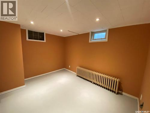 318 5Th Avenue W, Kindersley, SK 