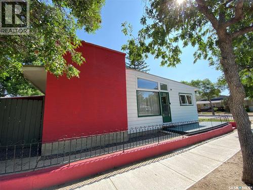 318 5Th Avenue W, Kindersley, SK 