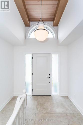 Vaulted Ceilings, Douglas Fir Accent - 930 Marshall Road, Tiny, ON 