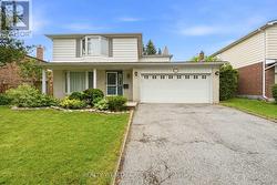 23 PIPERS GREEN AVENUE  Toronto, ON M1S 3J9