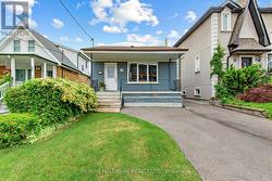 66 HOLMSTEAD AVENUE Toronto, ON M4B 1T2