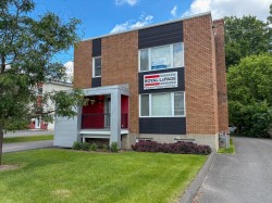 450 Rue St-Pierre  Drummondville, QC J2C 3W1