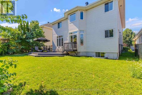 Fully fenced backyard with no deirect neighboor! - 19 Black Tern Crescent, Ottawa, ON 