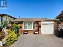 36 MAPLEGROVE AVENUE Bradford West Gwillimbury, ON L3Z 1S1