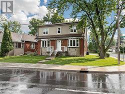 87 FENNELL AVENUE W  Hamilton, ON L9A 1R8