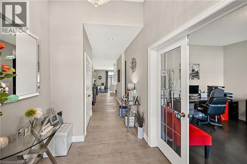 8165 Twenty Road E, Hamilton, ON - Indoor Photo Showing Other Room