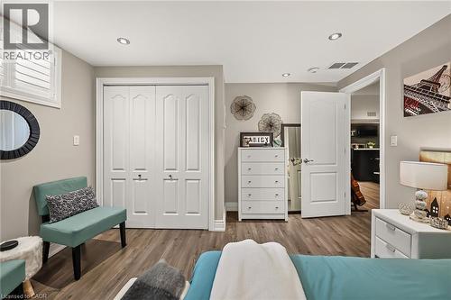 8165 Twenty Road E, Hamilton, ON - Indoor Photo Showing Bedroom