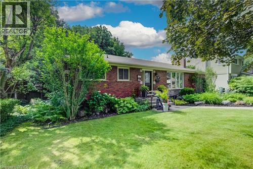 60 DRIFTWOOD Drive  Brantford, ON N3R 3K4