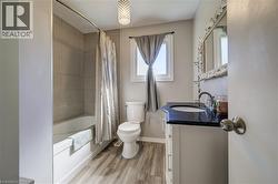 Second Floor 4-pc Bathroom - 