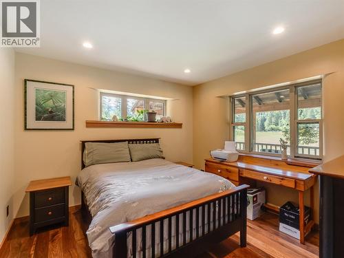 3781 Pass Creek Road, Crescent Valley, BC 