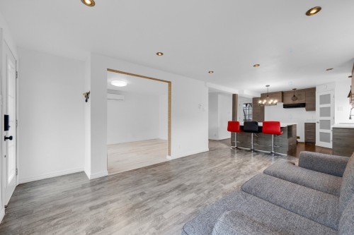 Mud Room - 199 Boul. Lacombe, Repentigny (Le Gardeur), QC - Indoor Photo Showing Living Room
