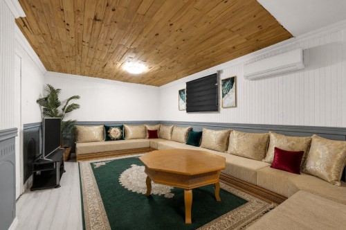 Family Room - 199 Boul. Lacombe, Repentigny (Le Gardeur), QC - Indoor Photo Showing Living Room