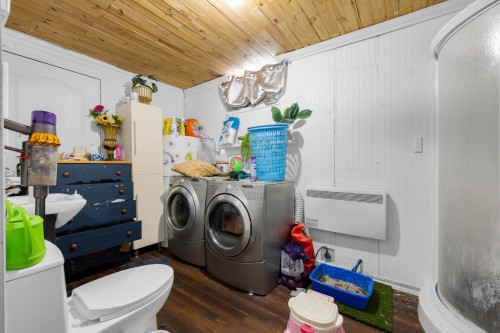 Bathroom - 199 Boul. Lacombe, Repentigny (Le Gardeur), QC - Indoor Photo Showing Laundry Room