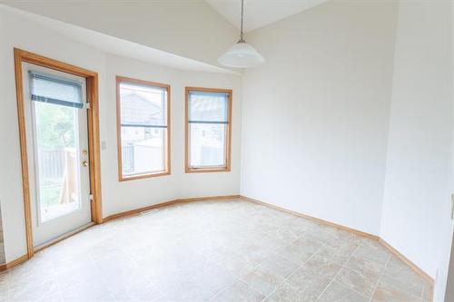 23 Briarlynn Rd, Winnipeg, MB 