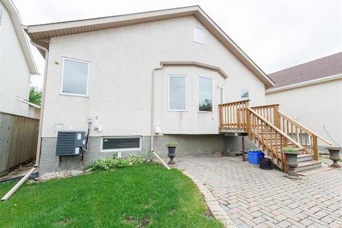 23 Briarlynn Rd, Winnipeg, MB 